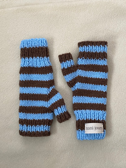 blue brown mittens