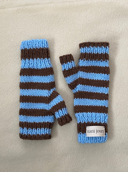 blue brown mittens