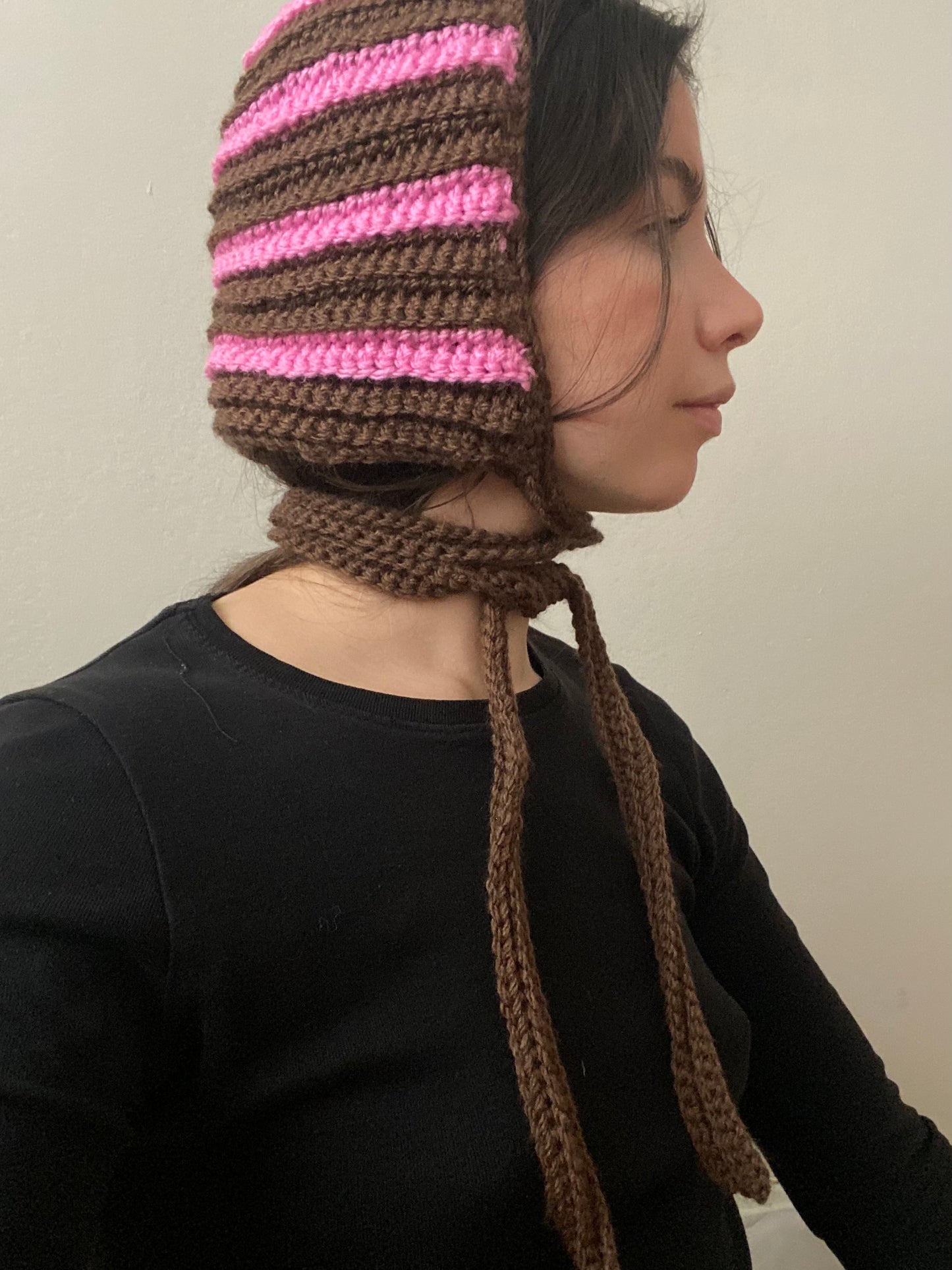 pink brown bonnet