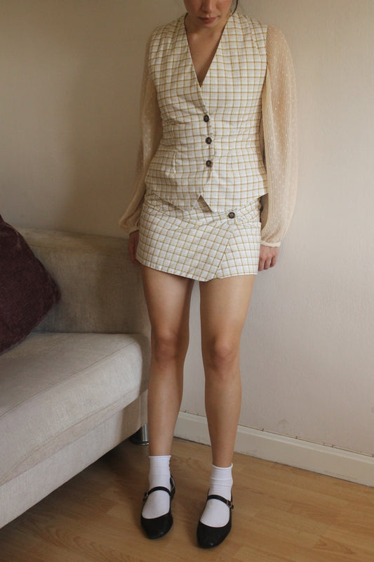 élysée mustard vest